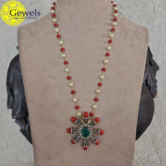 Gewels Coral Emerald Necklace