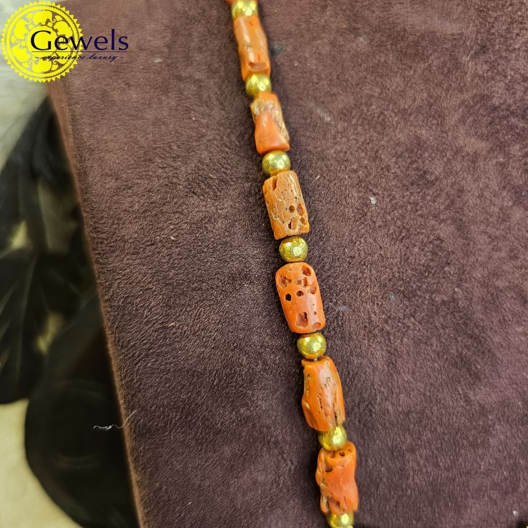 Gewels Dainty Coral Necklace