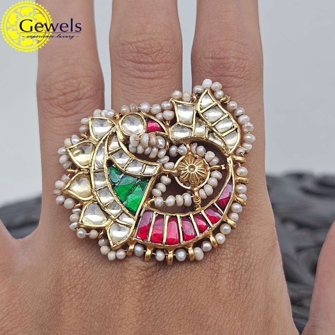 Gewels Mudrankit Ring