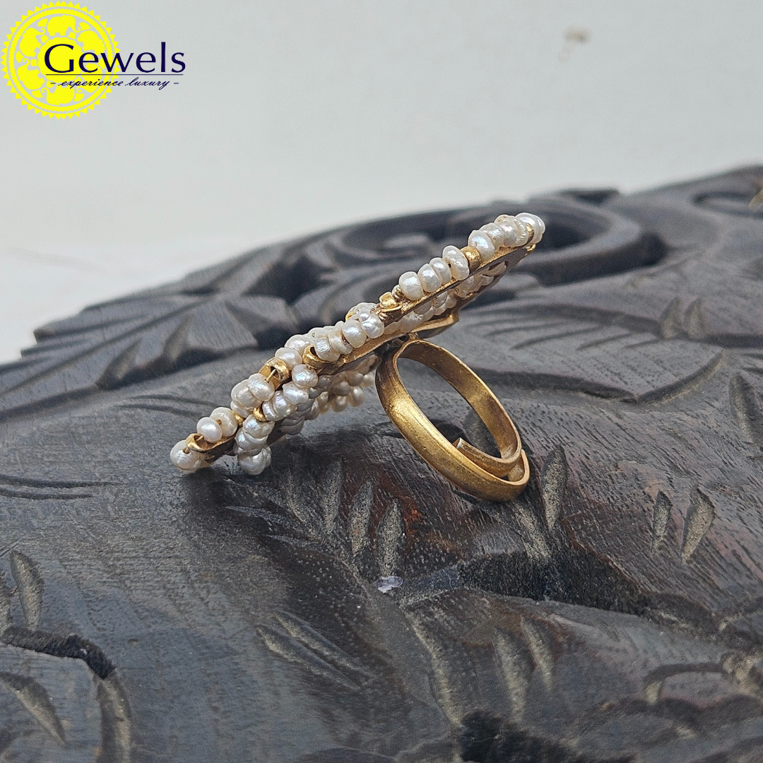 Gewels Sukh Nakab Ring
