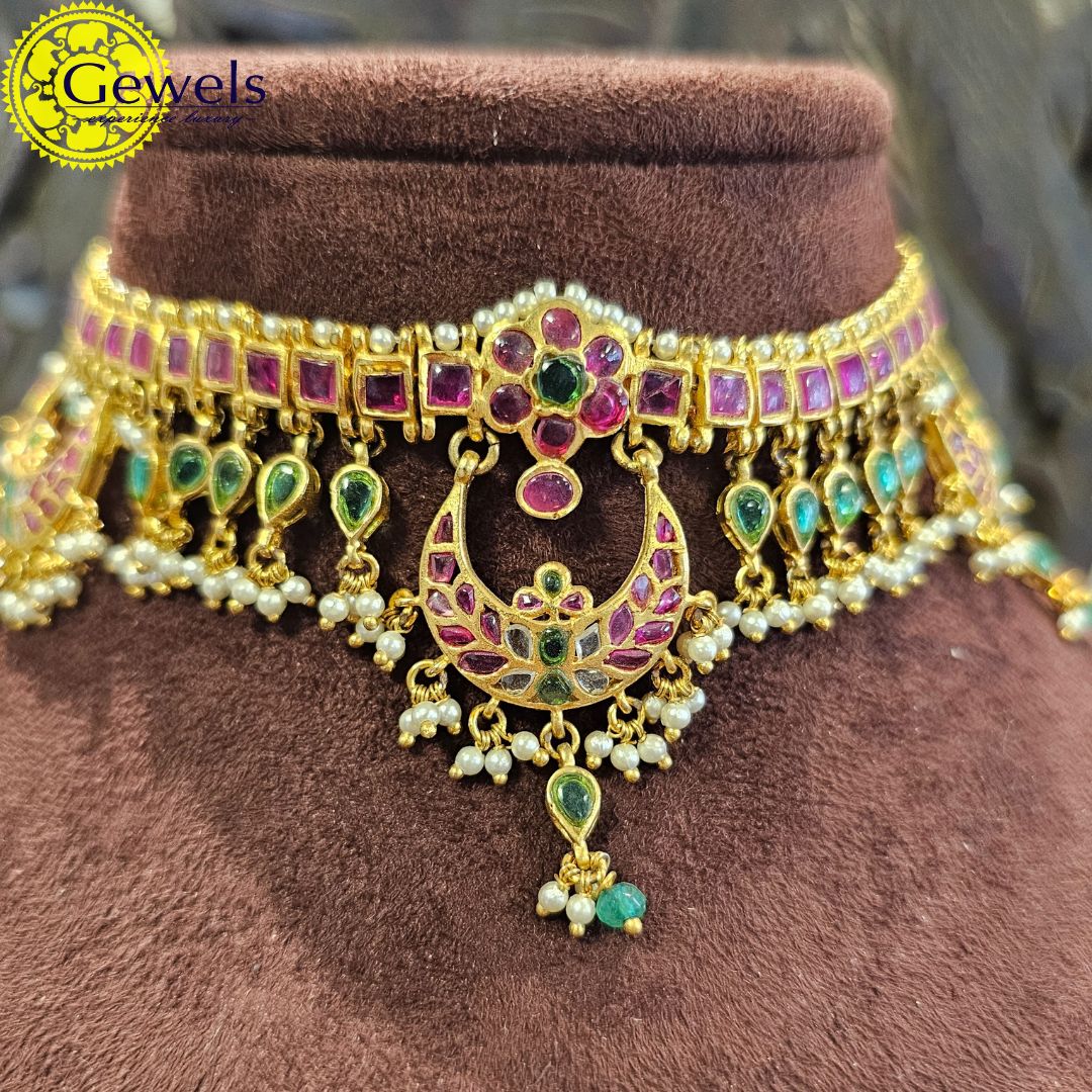 Gewels Devanshi Ruby Choker