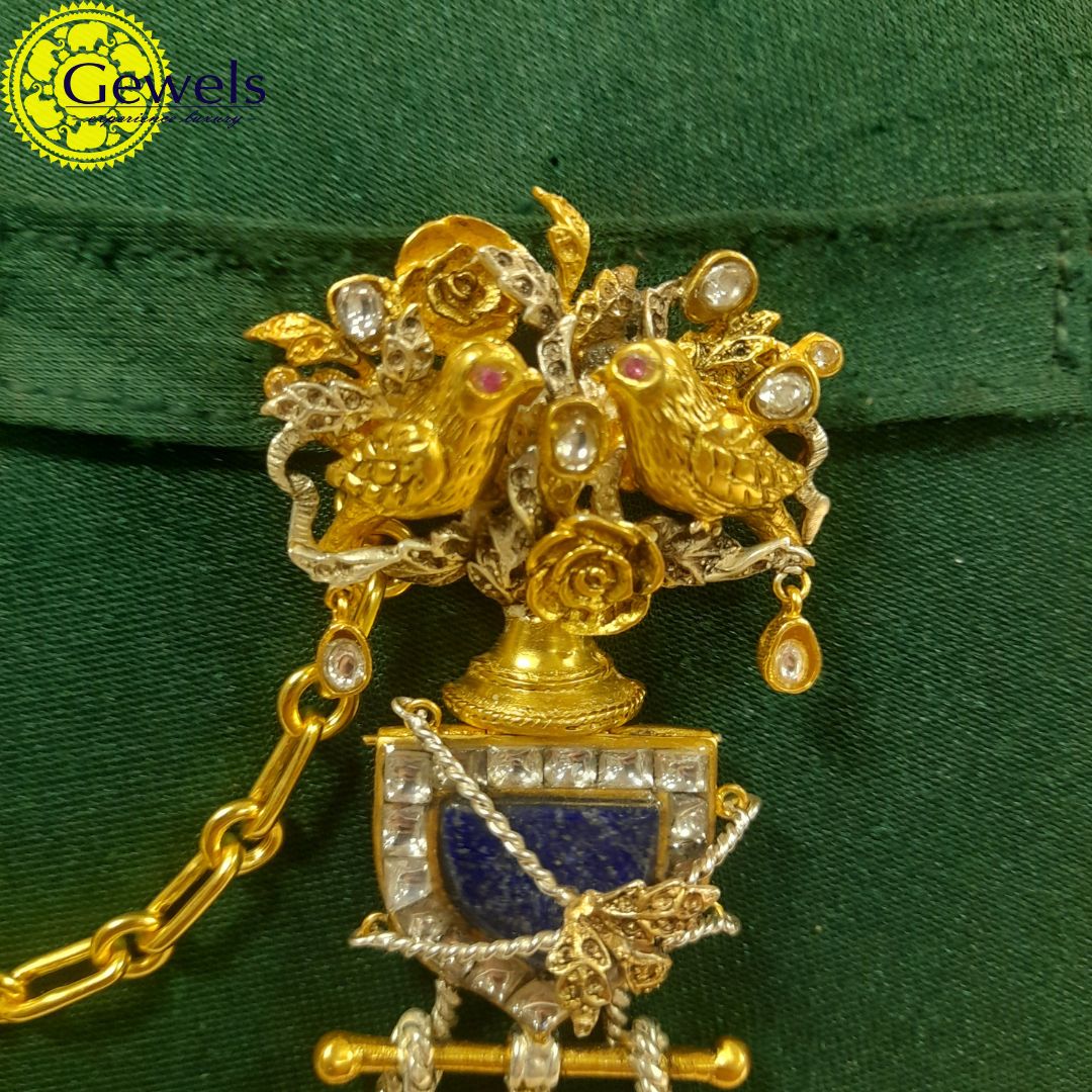 Gewels Noble Regalia Brooch