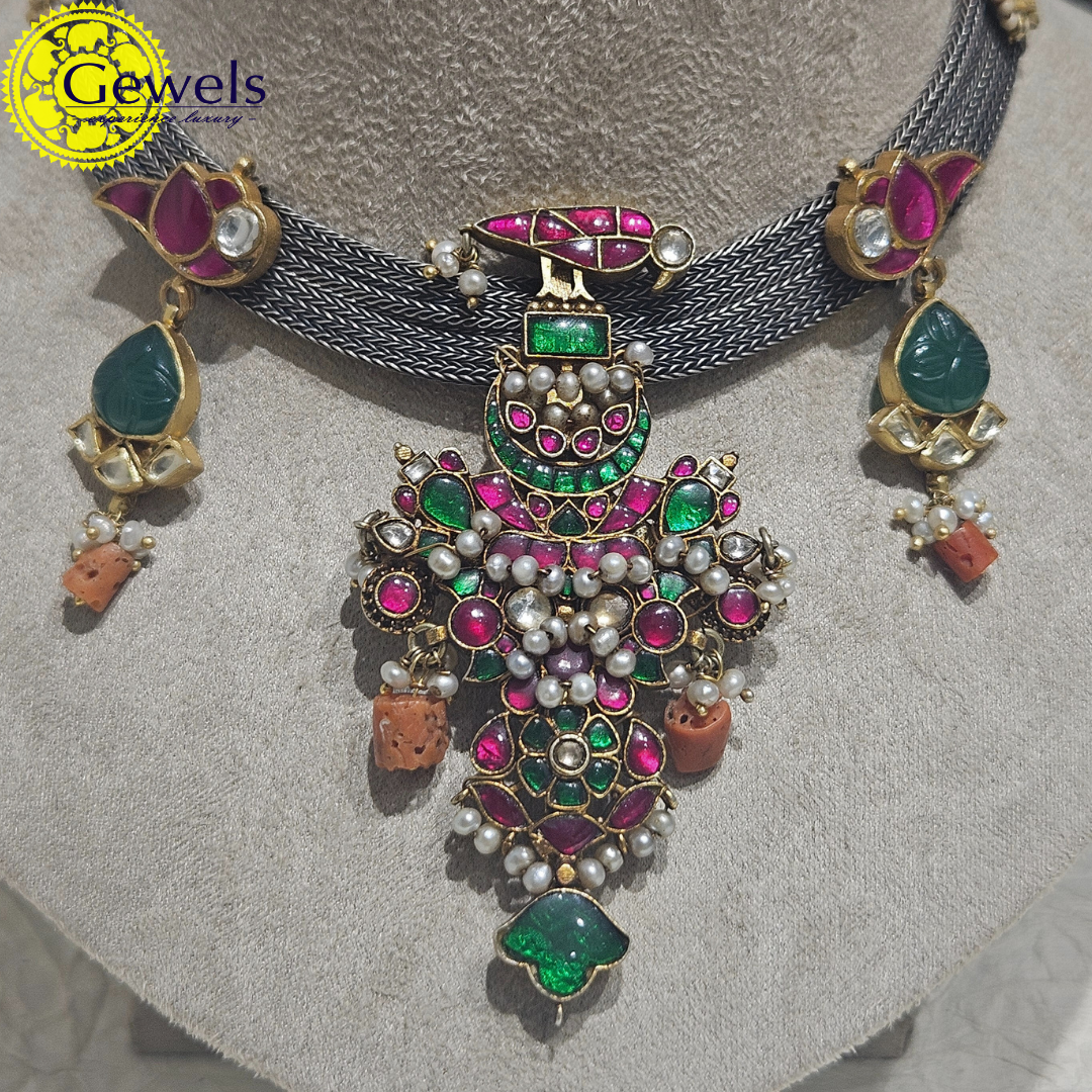Gewels Monvi Antique Necklace