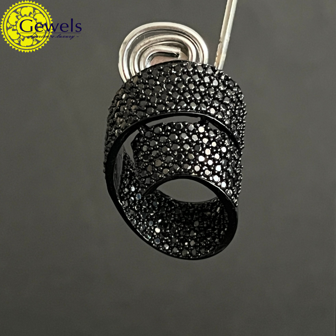 Gewels Kohl Bandh Earrings