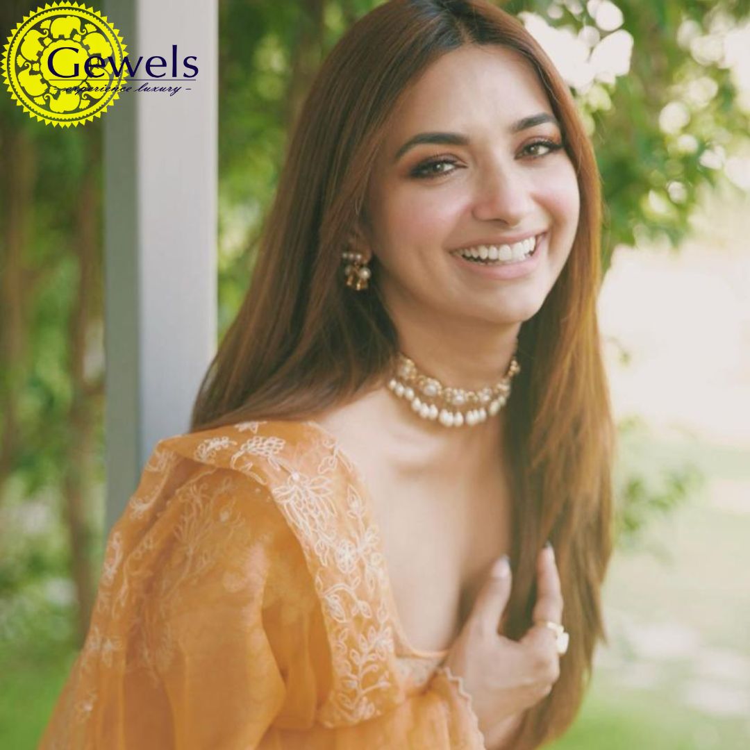 Gewels Elegant Moti Necklace Set