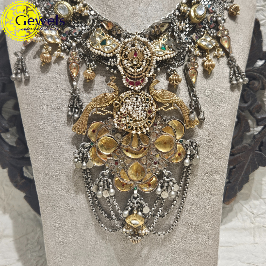 Gewels Swarn Vivas Necklace