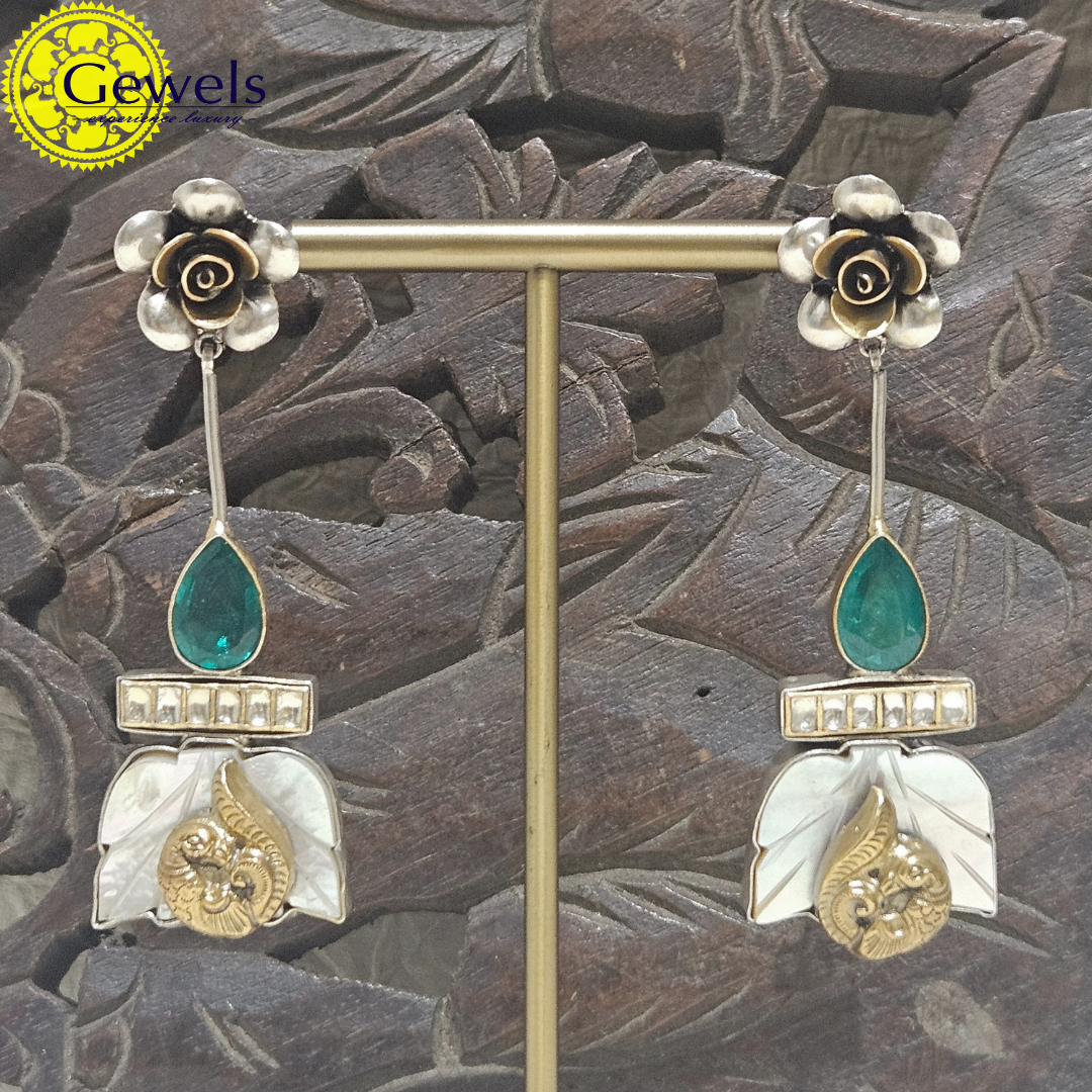 Gewels Peora Green Earrings