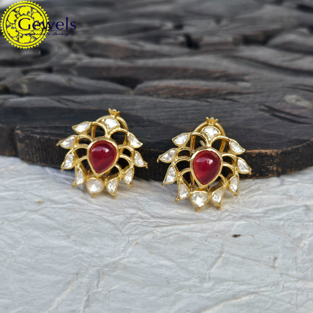 Gewels Savni Chutki Earrings