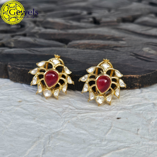 Gewels Savni Chutki Earrings