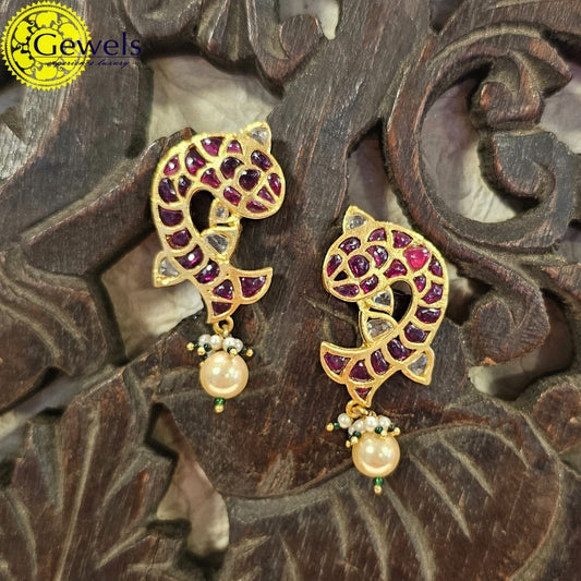 Gewels Machli Ruby Earrings