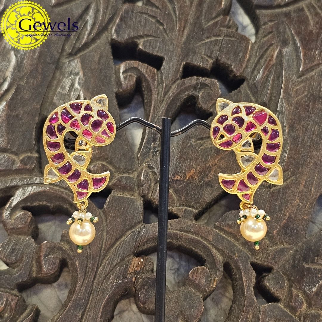 Gewels Machli Ruby Earrings