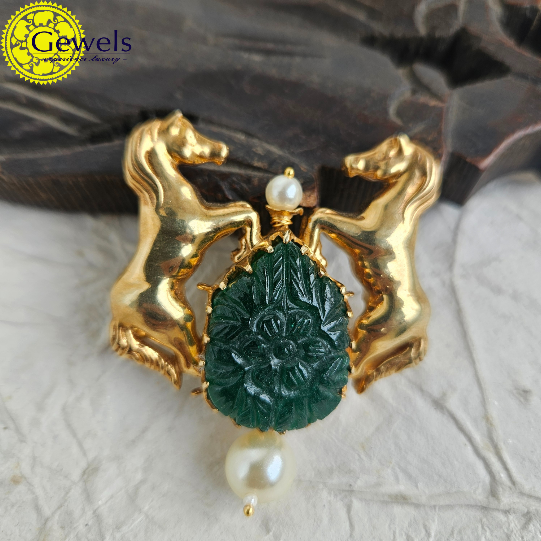 Gewels Ashva Smarika Brooch