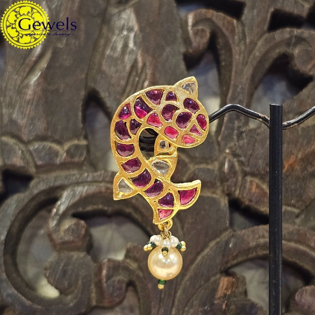 Gewels Machli Ruby Earrings