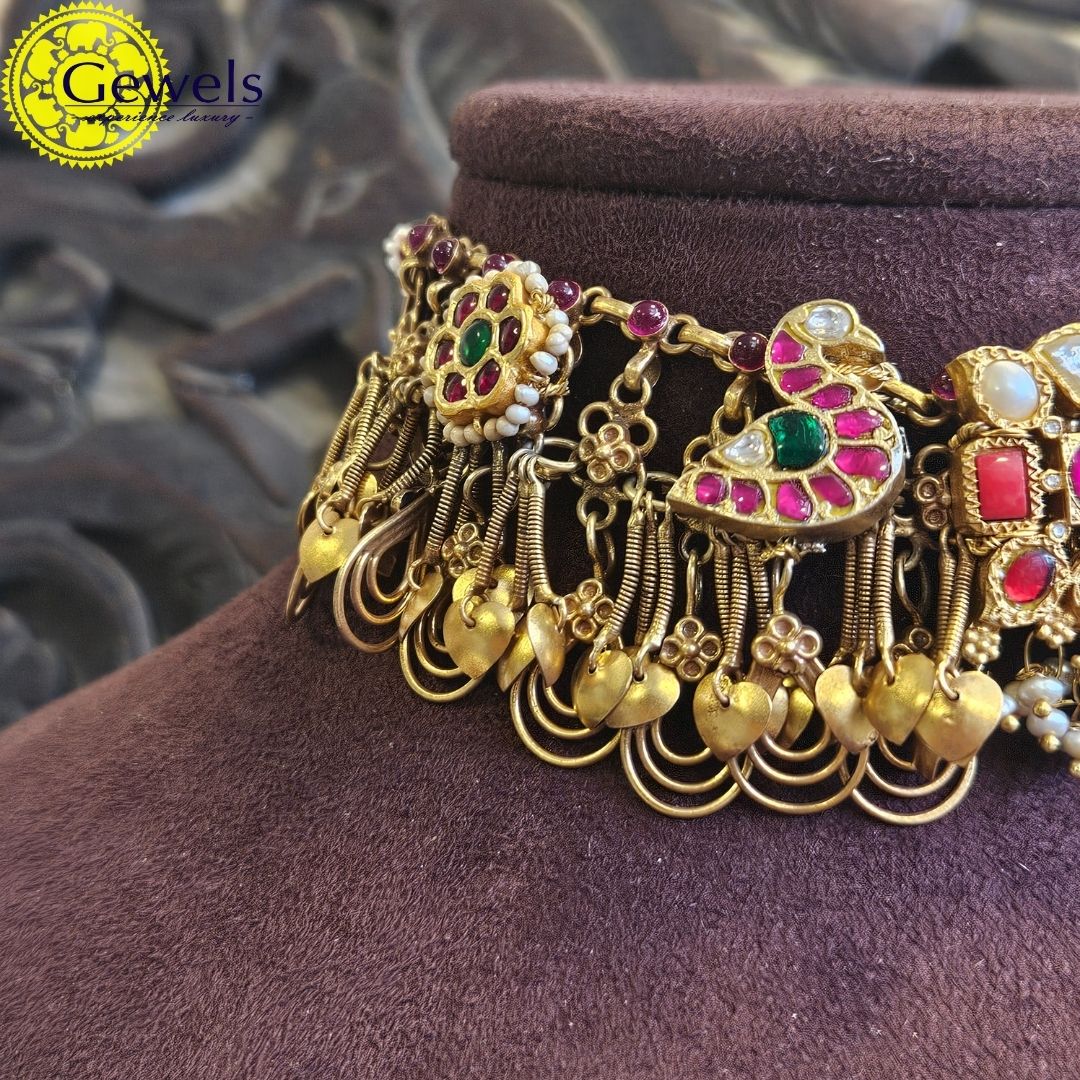 Gewels Anamika Dakshinaya Choker