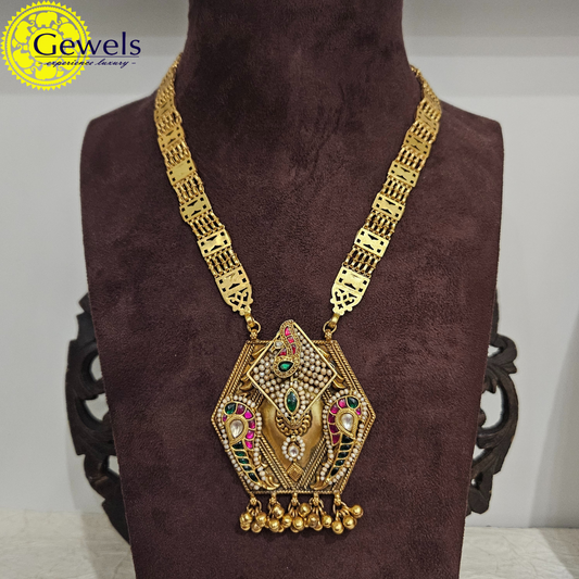 Gewels Vitika Nagas Necklace