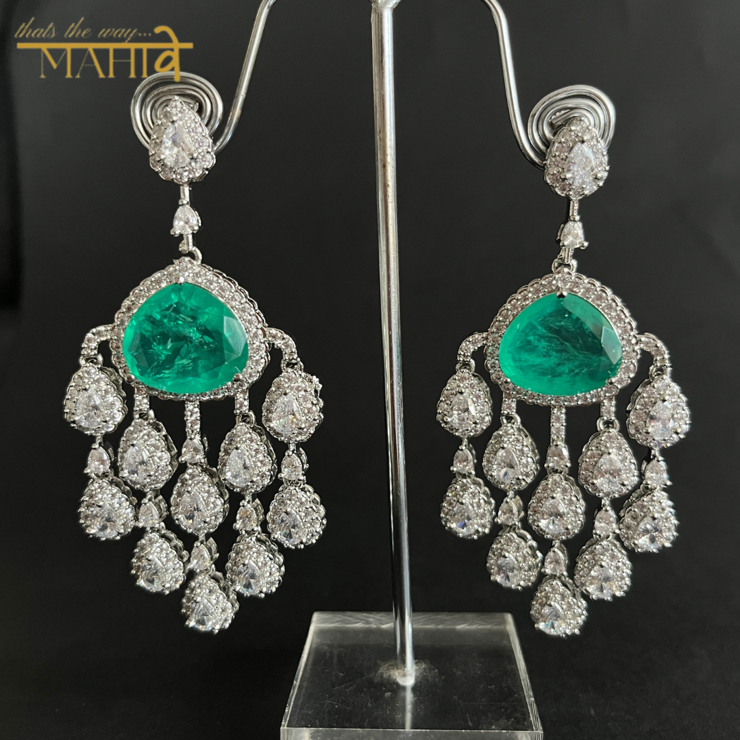 Gewels Anant Bandhan Earrings