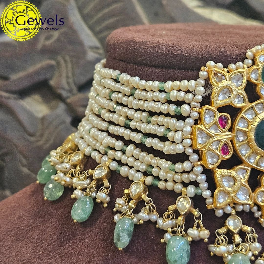 Gewels Rajwadi Choker Set
