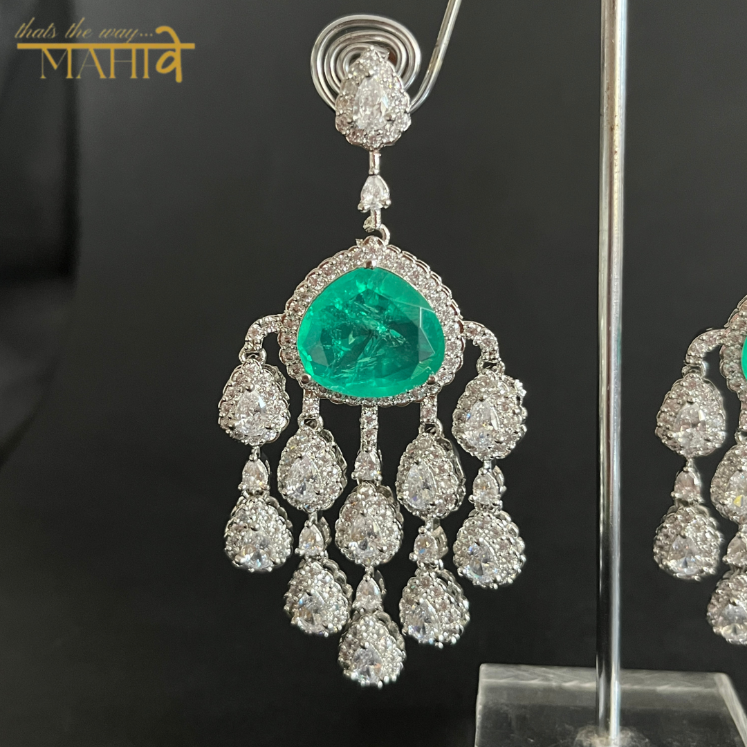 Gewels Anant Bandhan Earrings