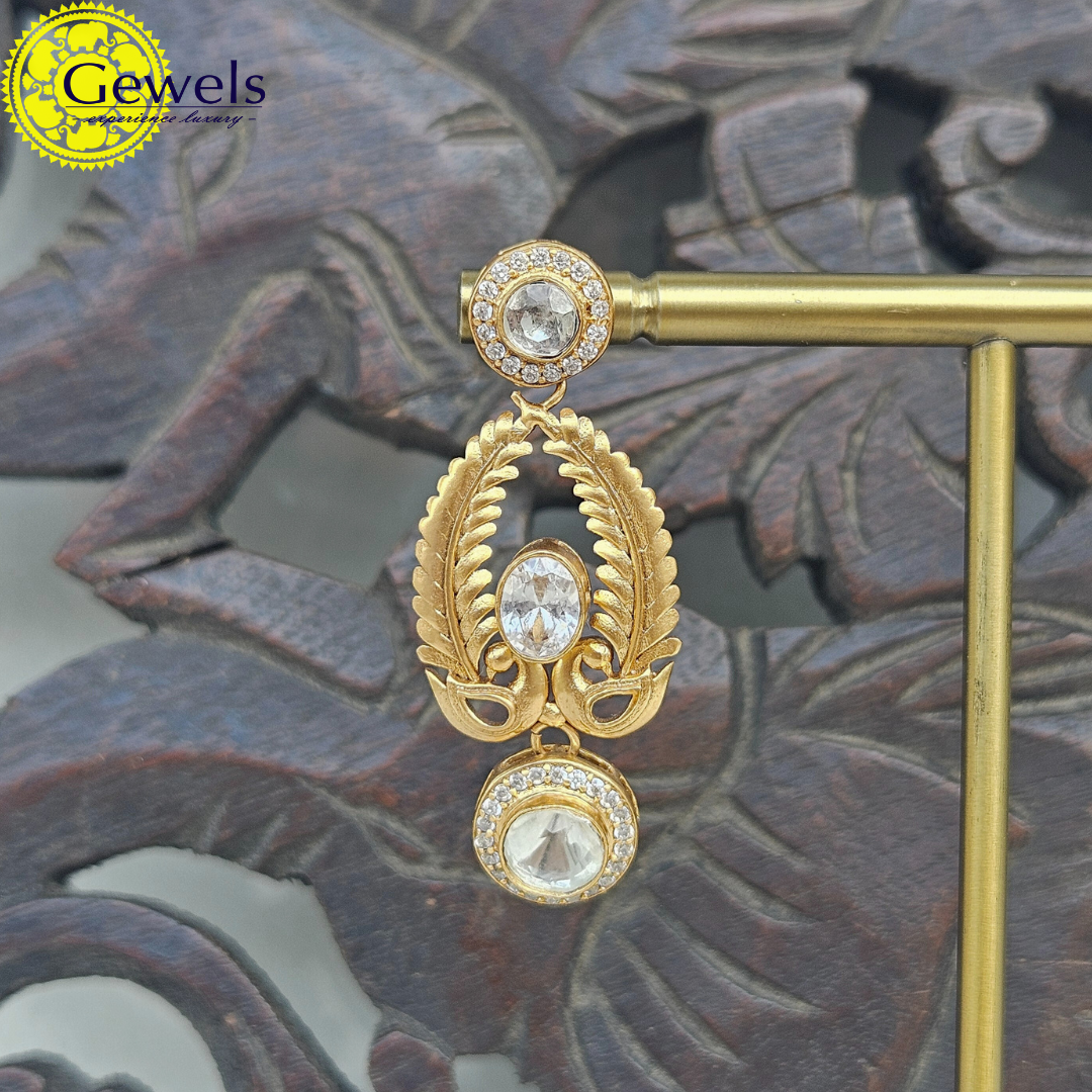 Gewels Panchi Paan Earrings