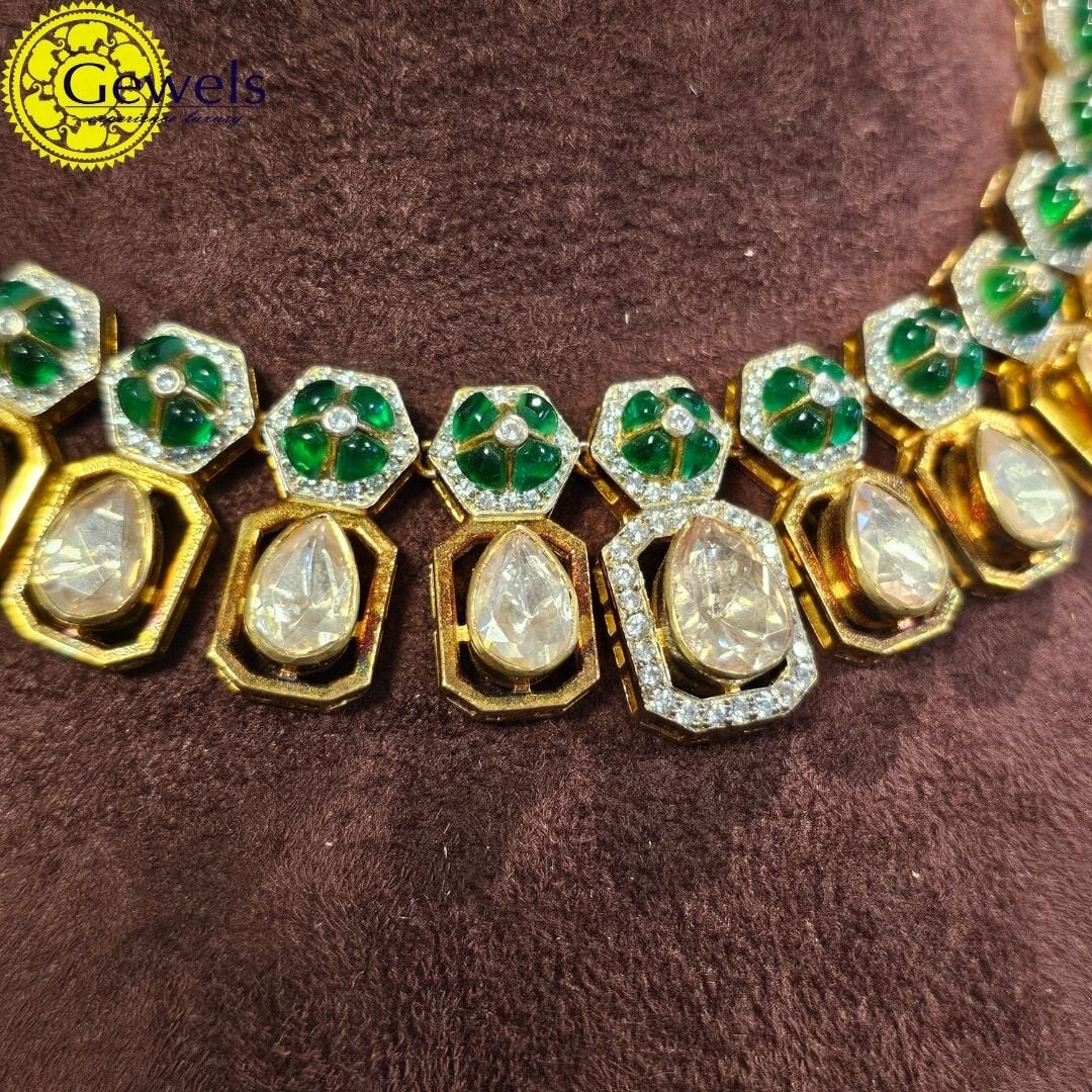 Gewels Gleaming Grace Polki Necklace set