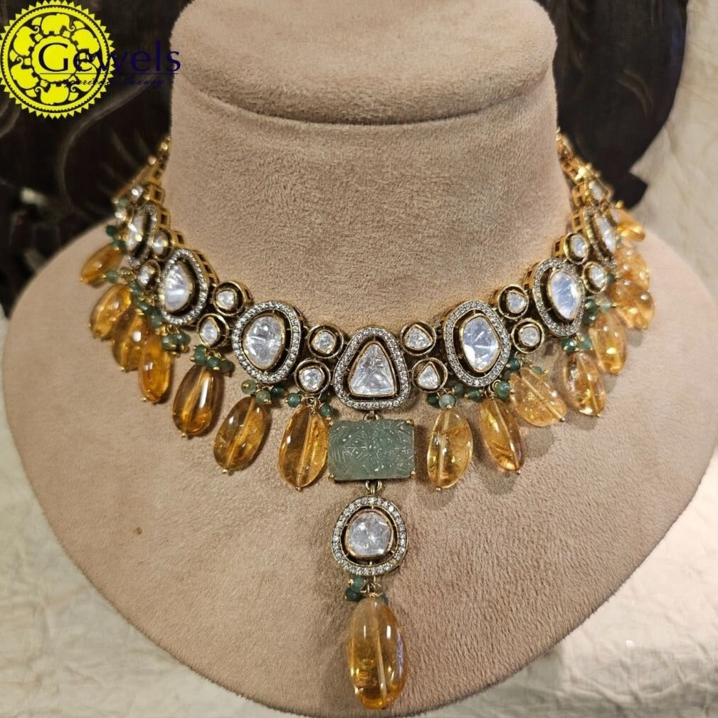 Gewels Golden Charm Polki Necklace Set