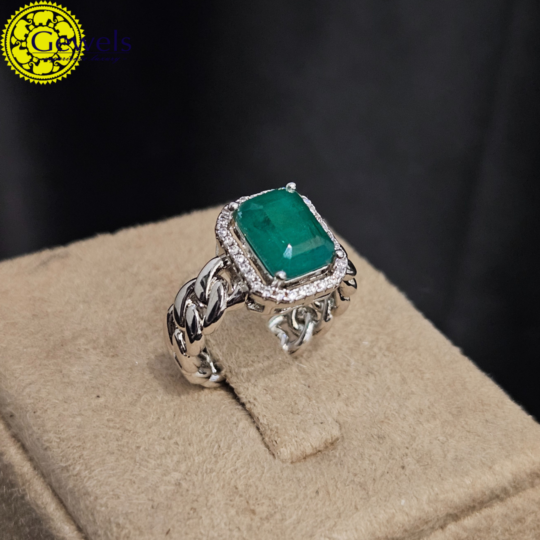 Gewels Abhushan Emerald Ring