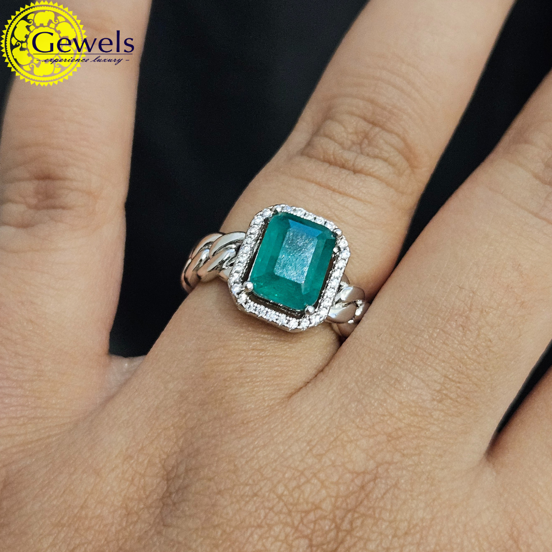 Gewels Abhushan Emerald Ring