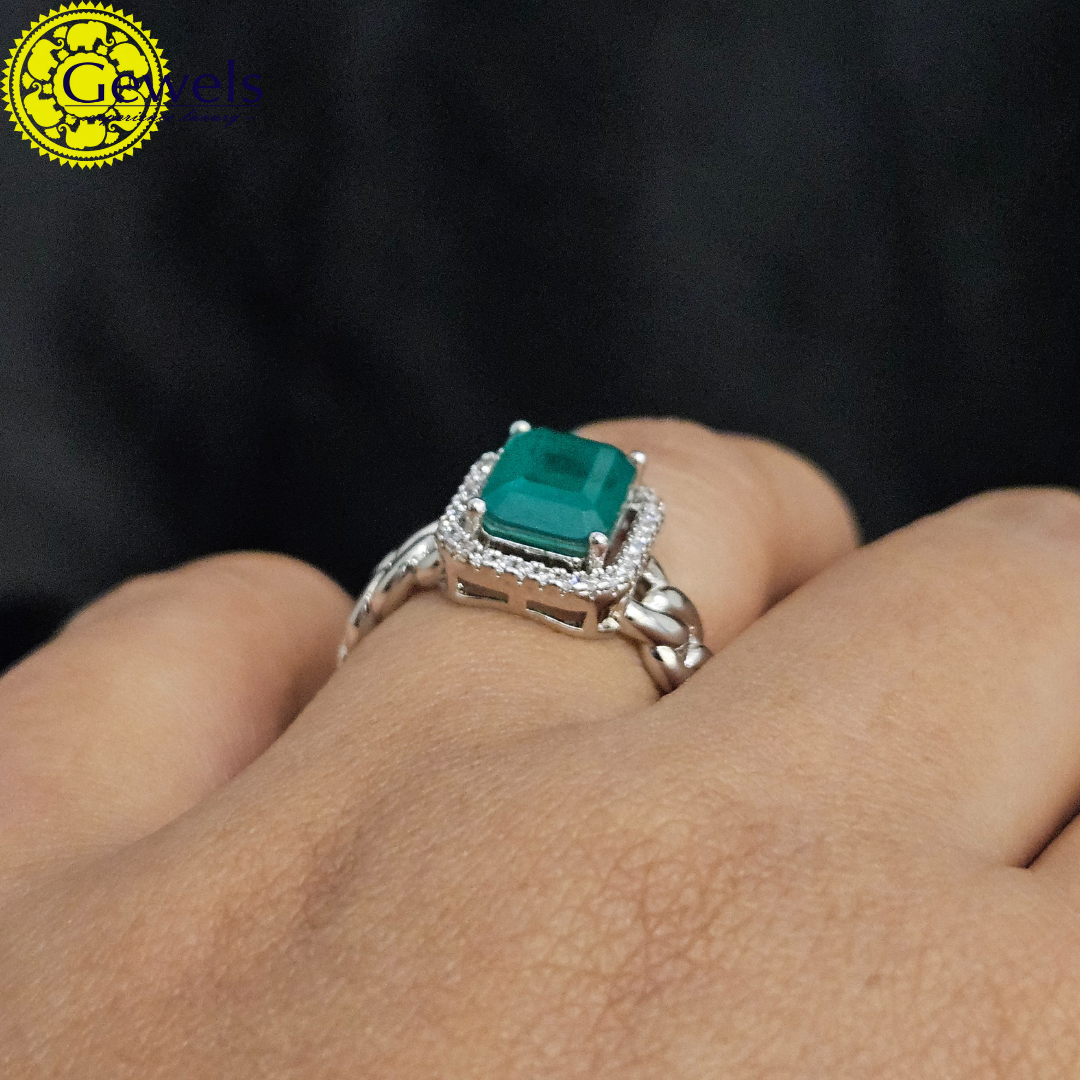 Gewels Abhushan Emerald Ring