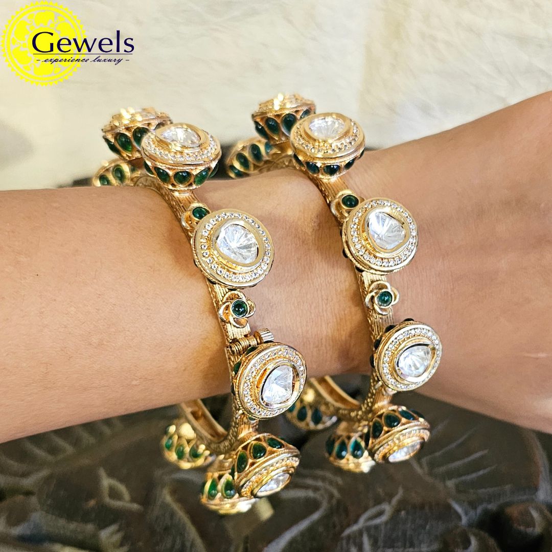 Gewels Polki Emerald Bangles