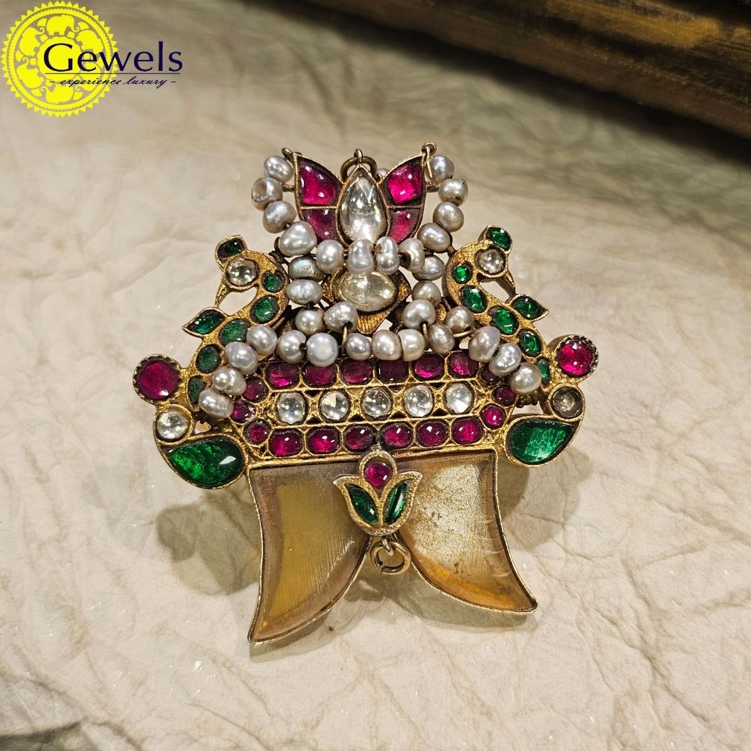 Gewels Eternal Embrace Ring