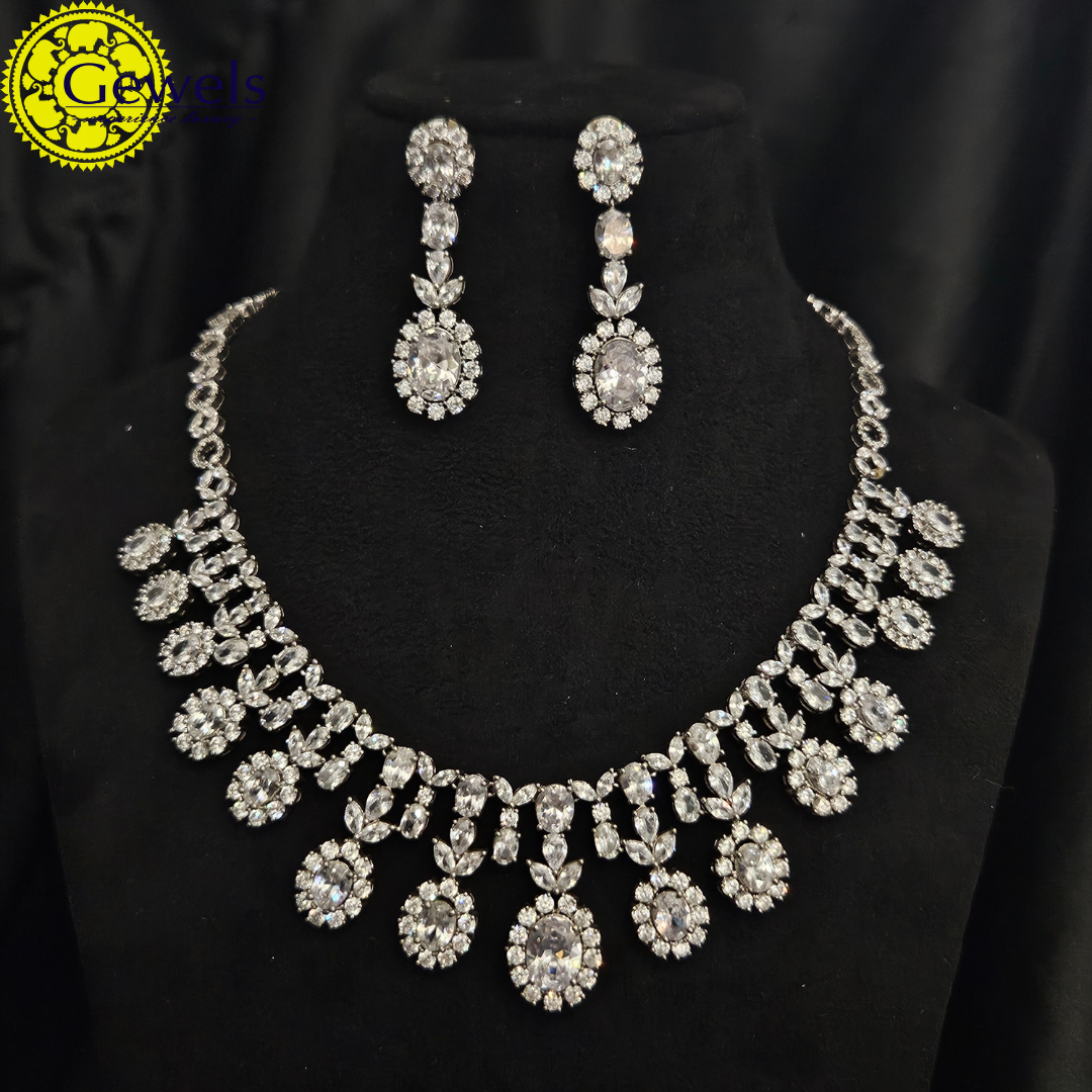 Gewels Chandrahaas Mala Neck Set