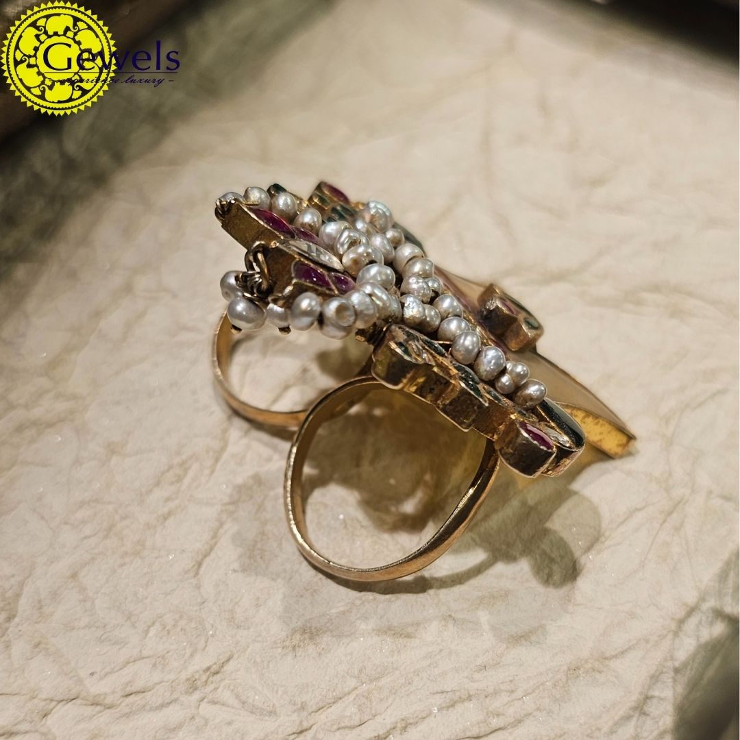 Gewels Eternal Embrace Ring