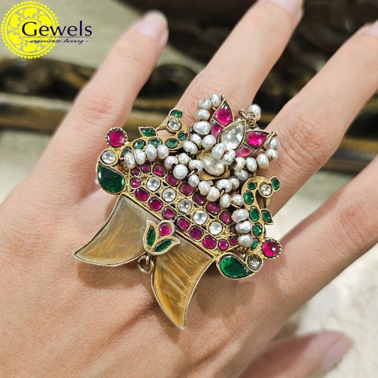 Gewels Eternal Embrace Ring