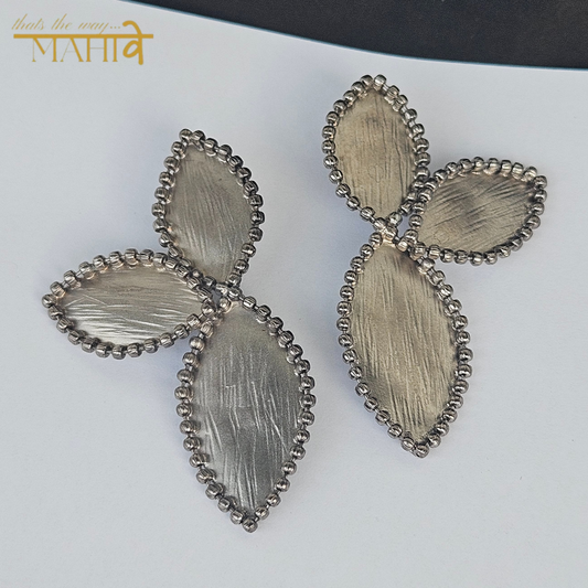 Gewels Teejh Leaf Earrings