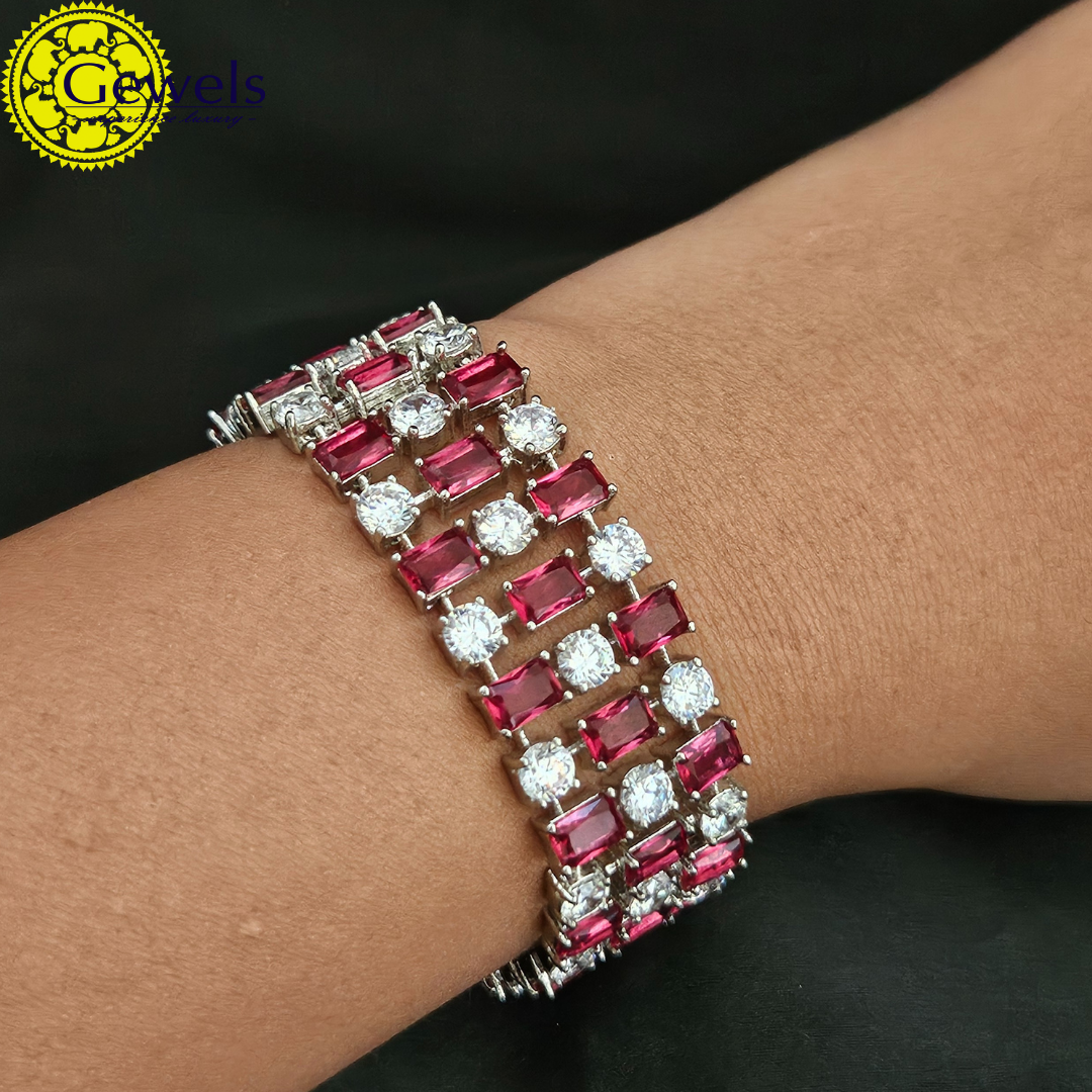 Gewels Arohi Checks Bracelet