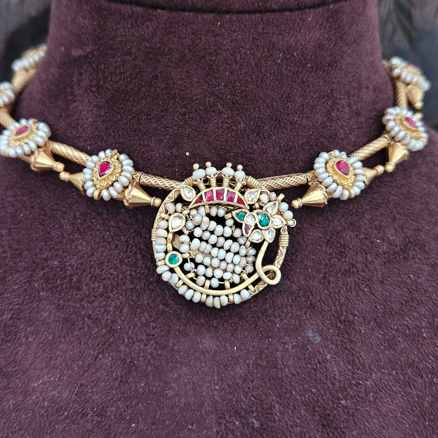 Gewels Azai Kundan Choker