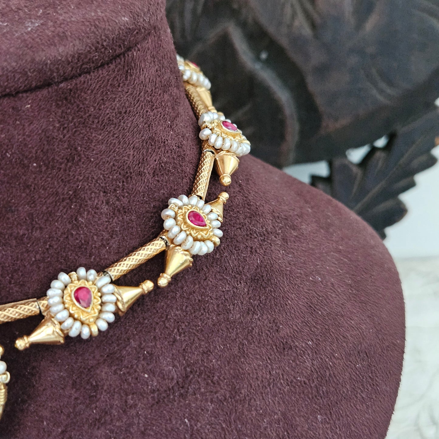 Gewels Azai Kundan Choker
