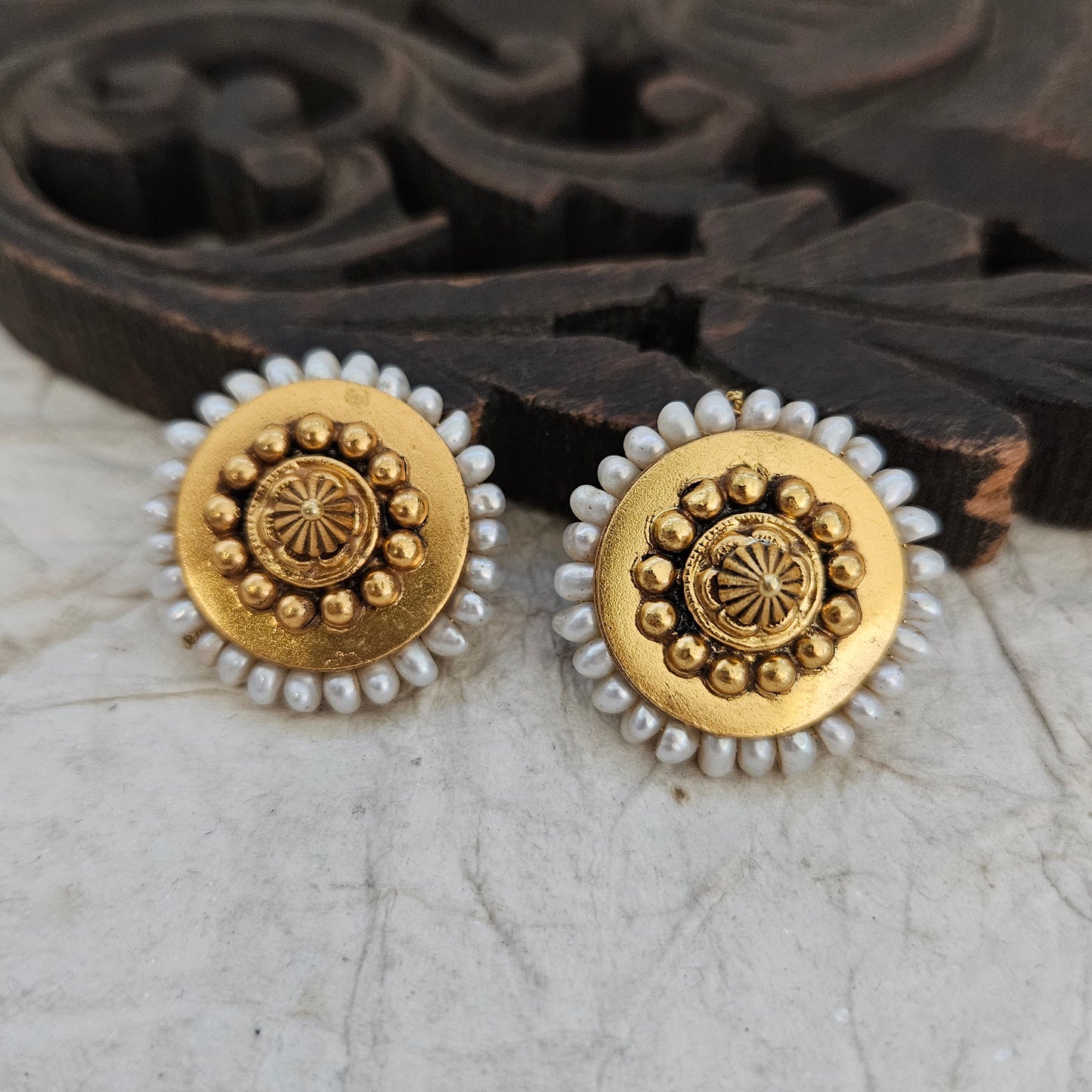 Gewels Floral Surat Earrings