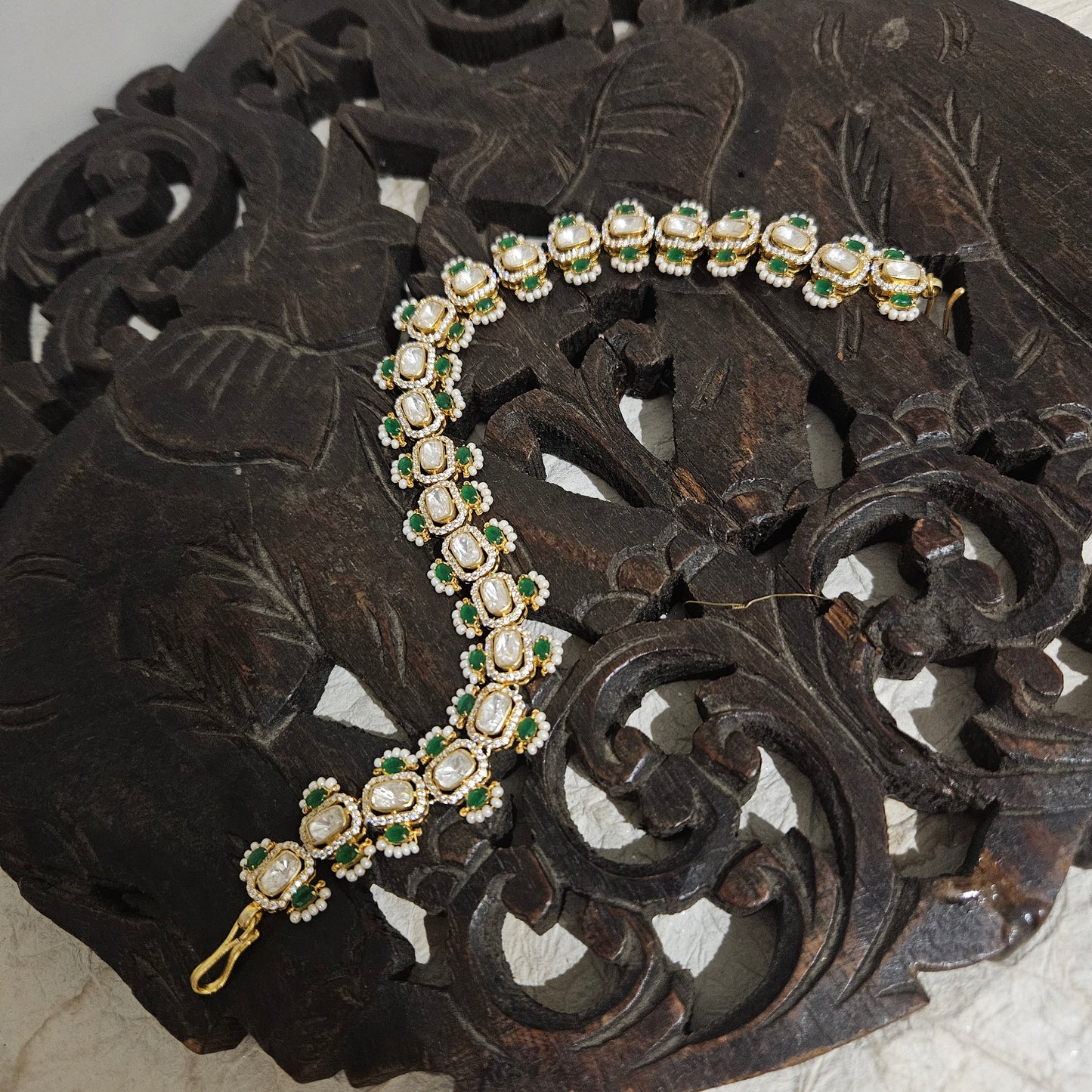 Gewels Polki & Green Stone Silver Bracelet