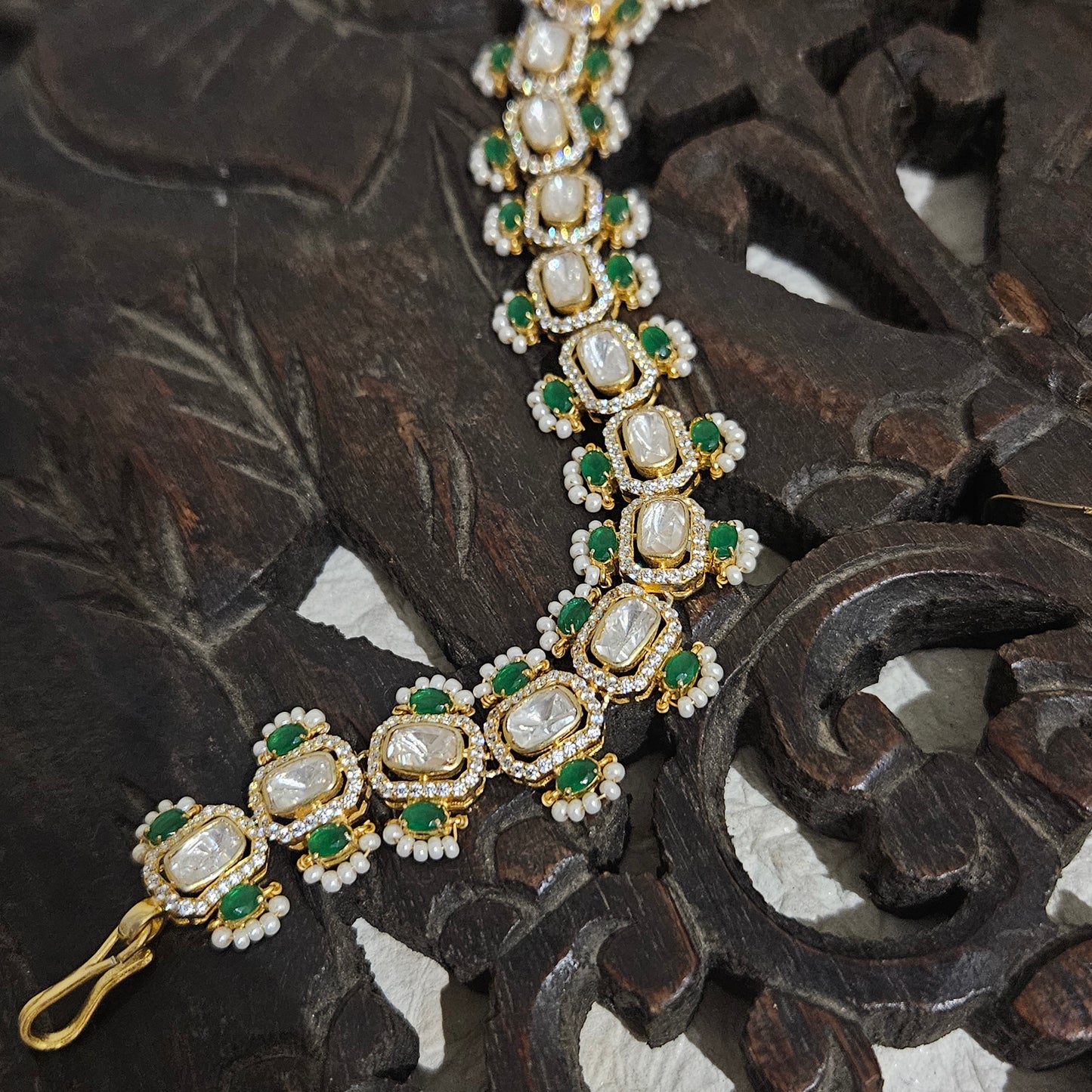 Gewels Polki & Green Stone Silver Bracelet