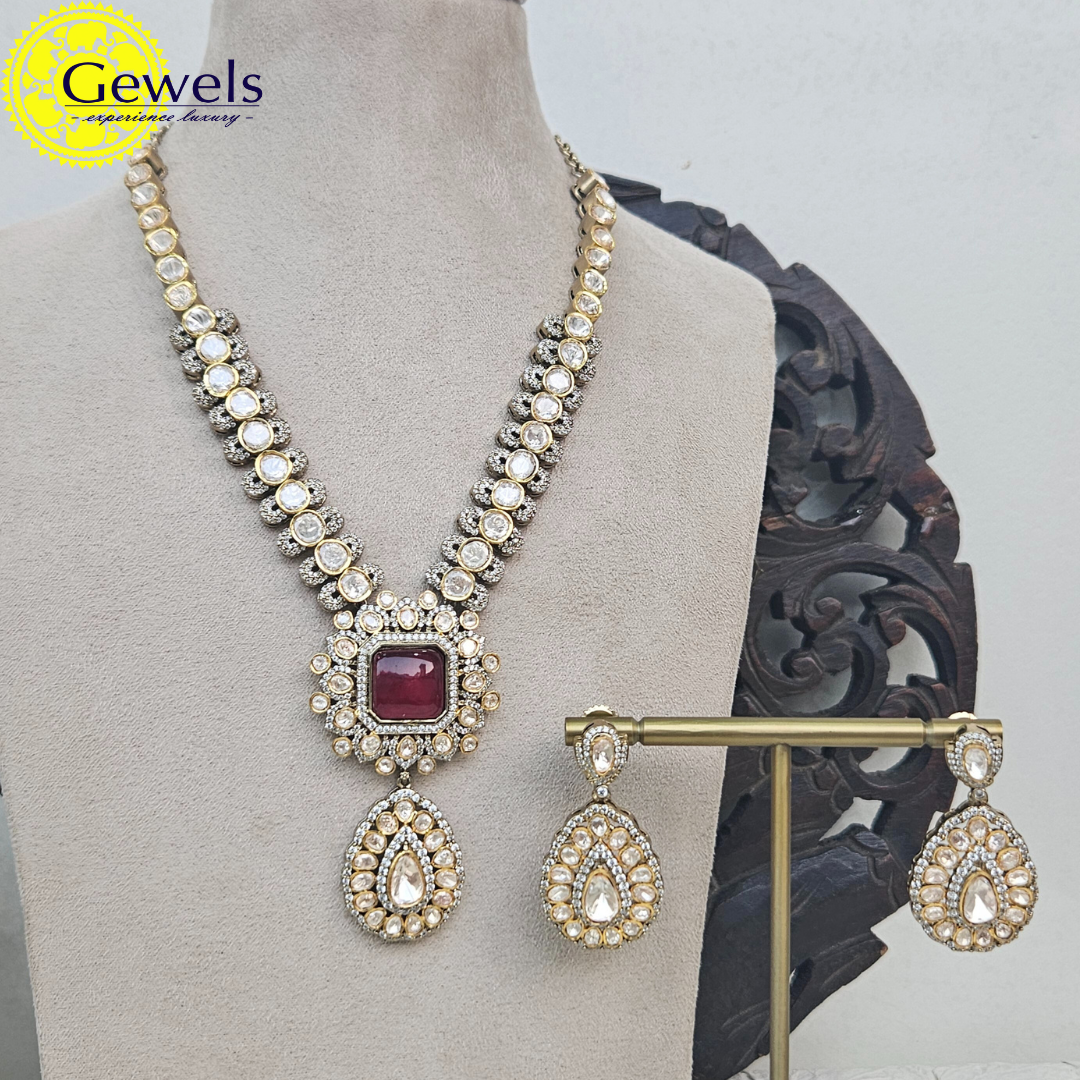 Gewels Nabasya Kundan Neck Set