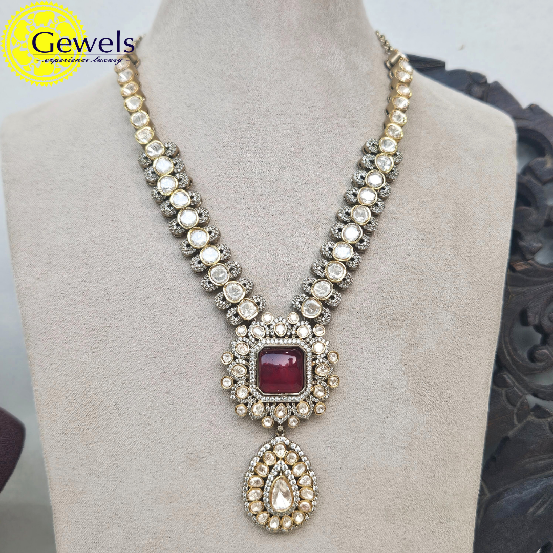 Gewels Nabasya Kundan Neck Set