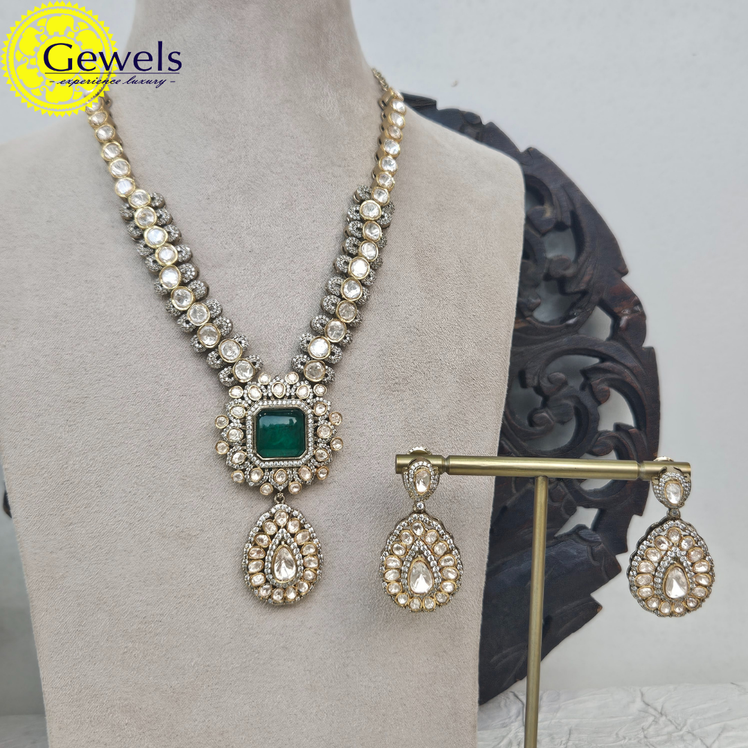 Gewels Nabasya Kundan Neck Set