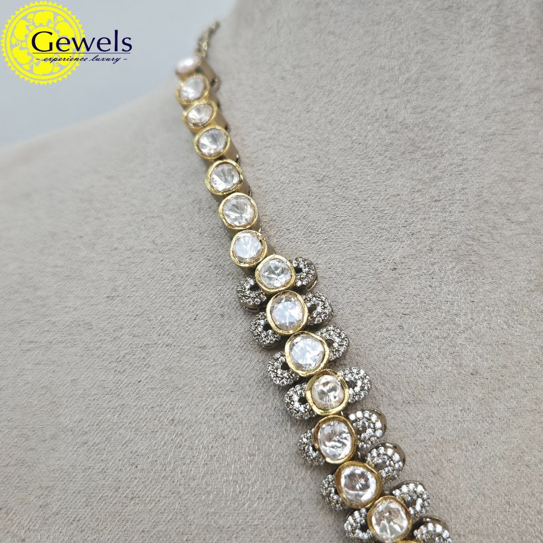 Gewels Nabasya Kundan Neck Set