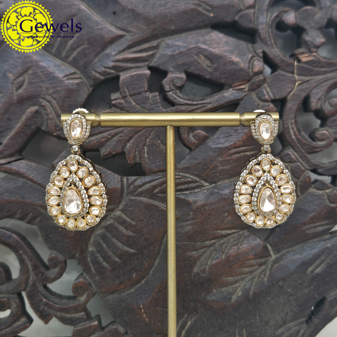 Gewels Nabasya Kundan Neck Set