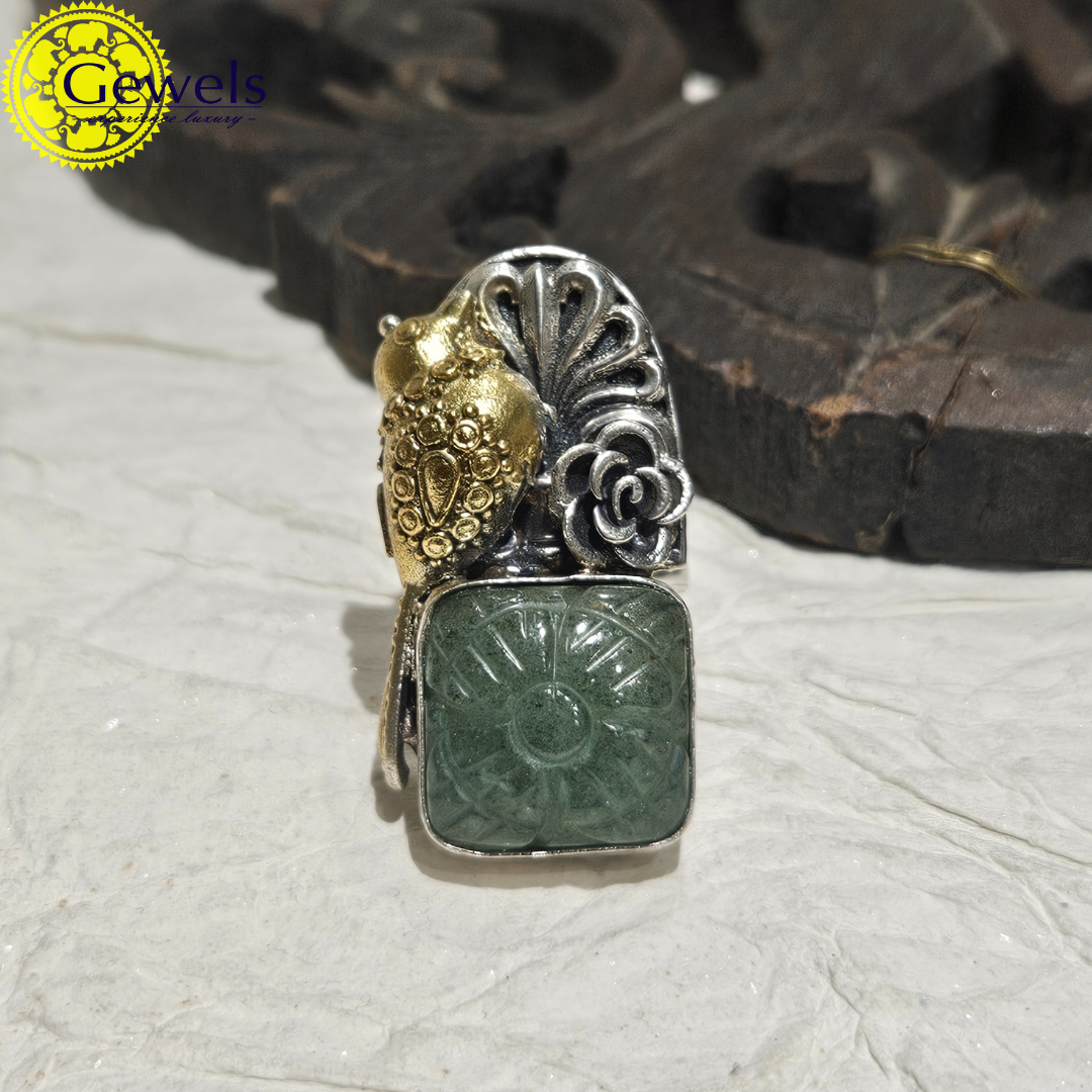 Gewels Green Swan Ring