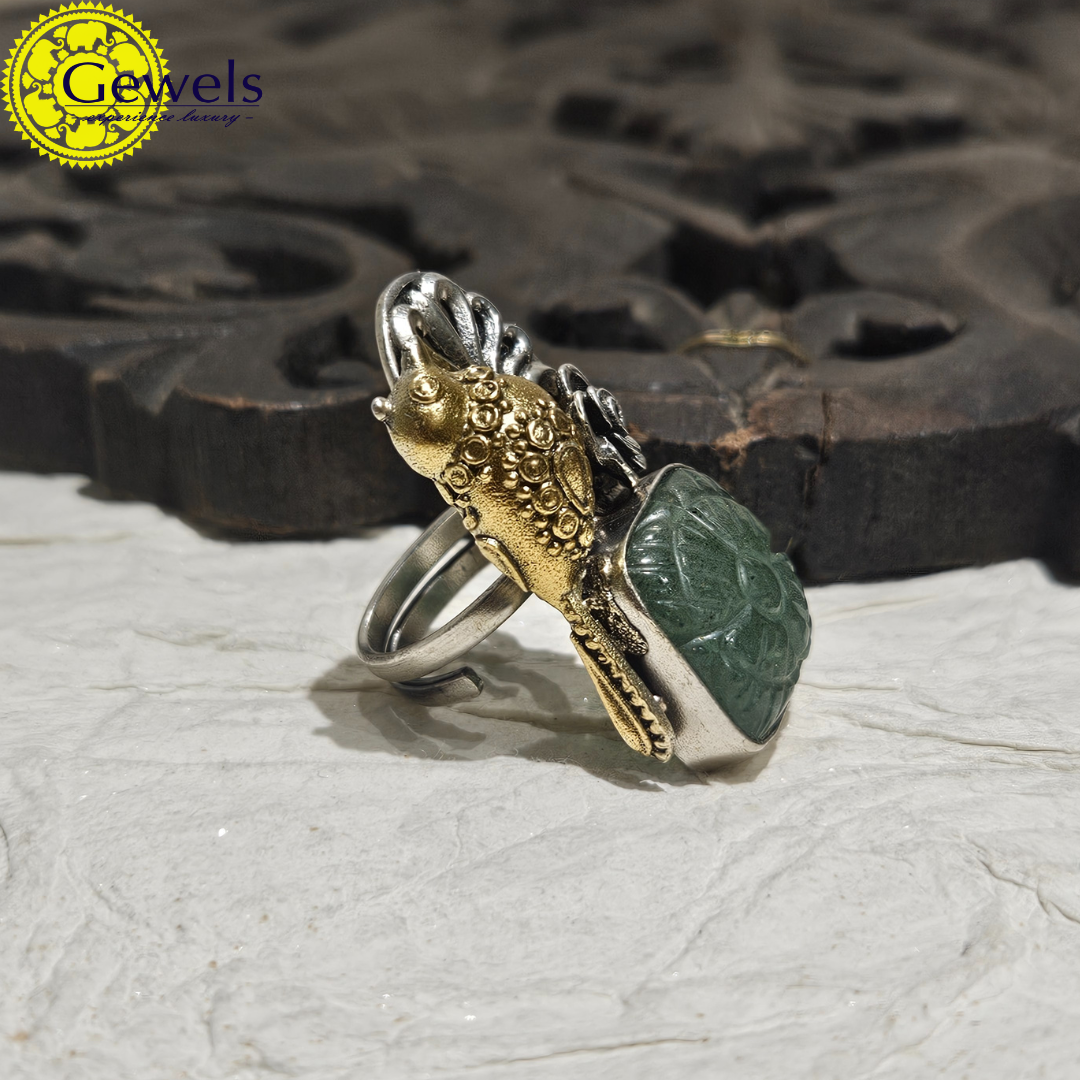 Gewels Green Swan Ring
