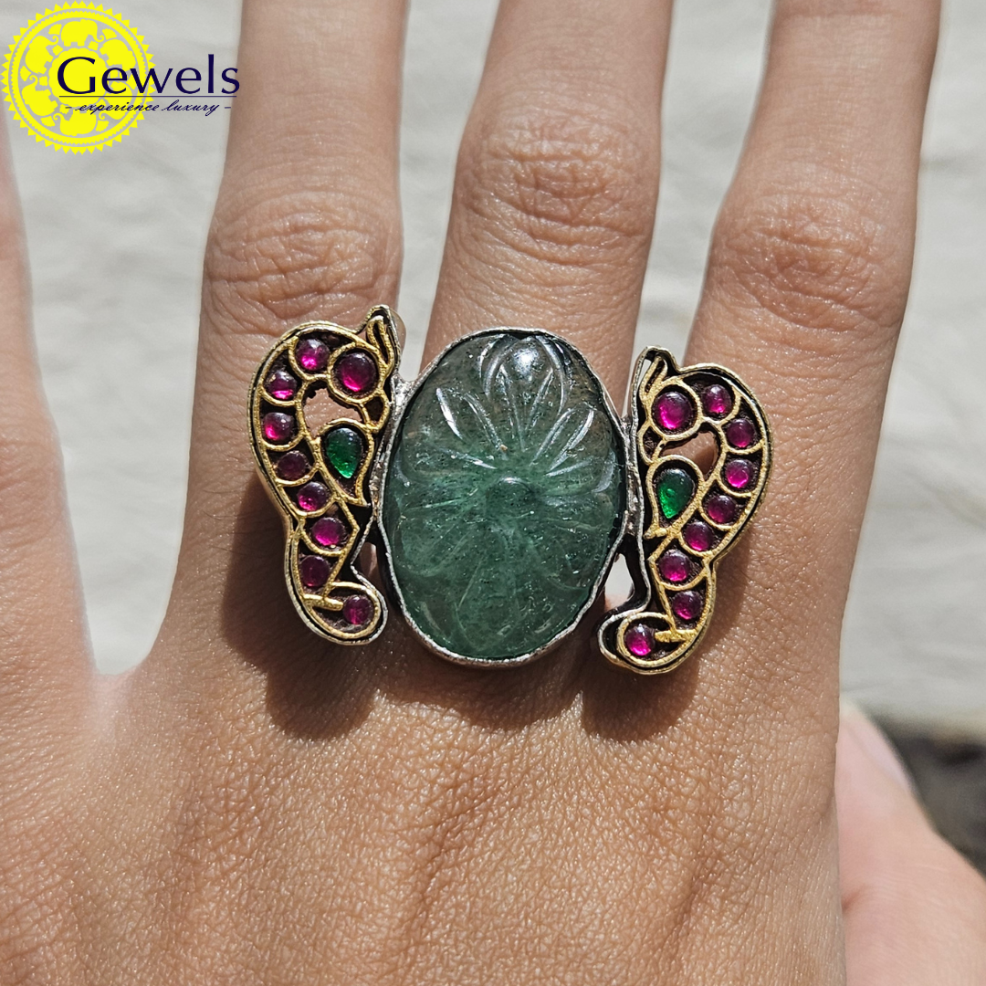 Gewels Mughal Emerald Ring