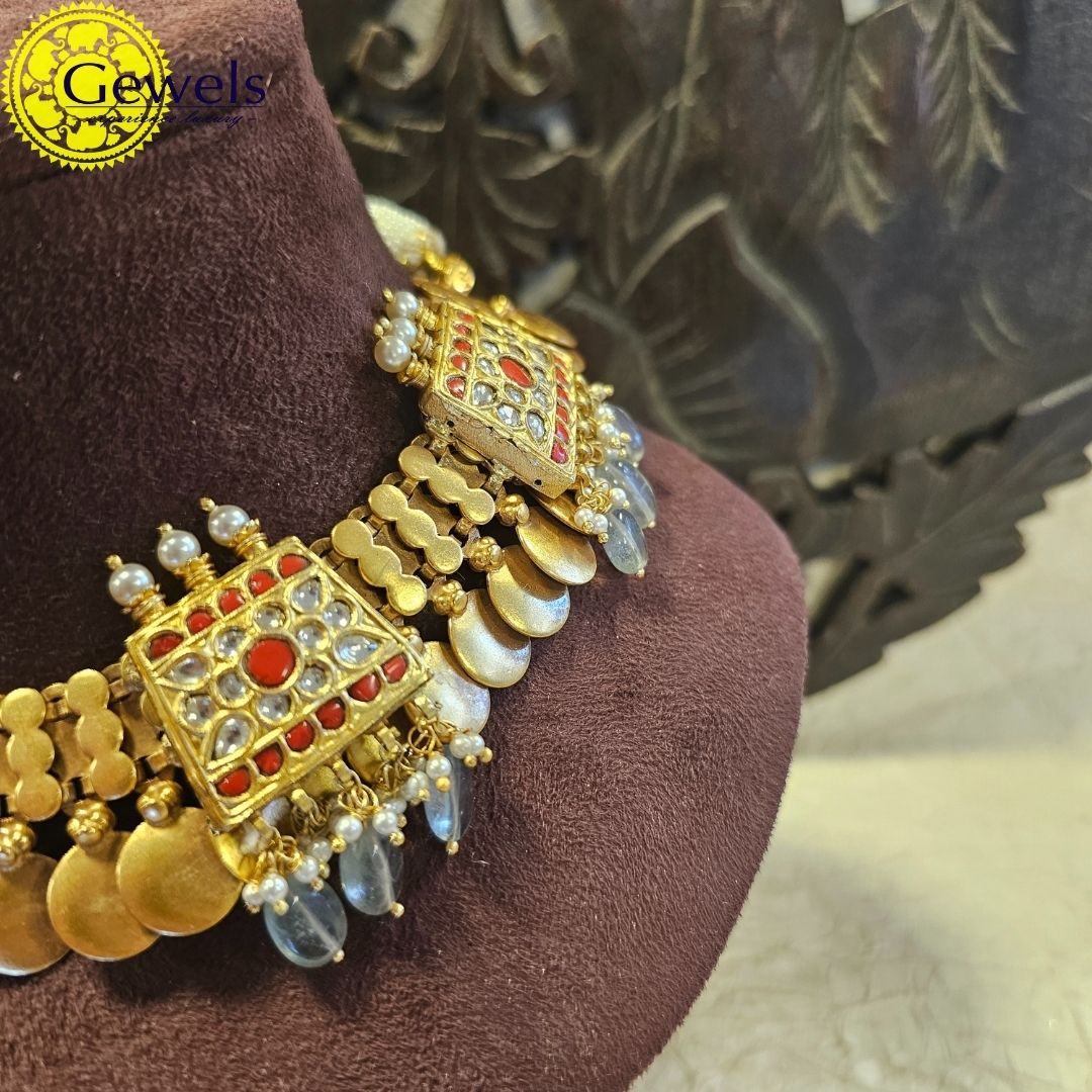 Gewels Rajdhani Dakshinaya Neclace