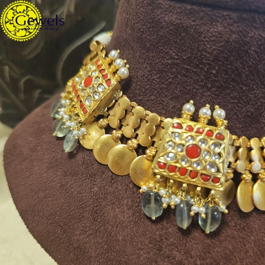 Gewels Rajdhani Dakshinaya Neclace
